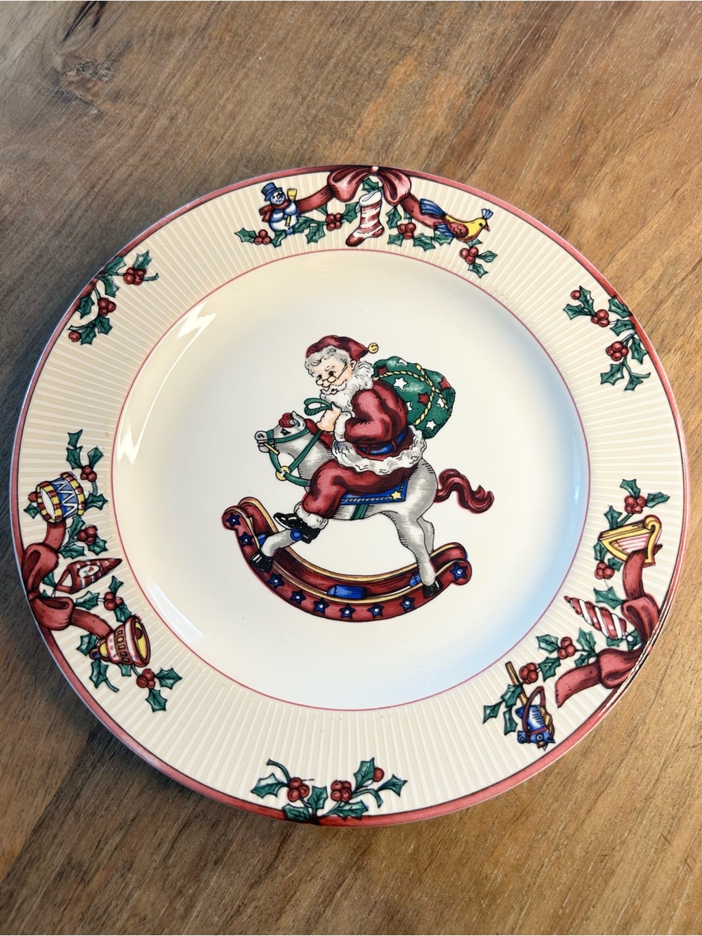 Fitz & Floyd Santa’s List 8.25” Salad Plate 1994 Christmas Rocking Horse Santa